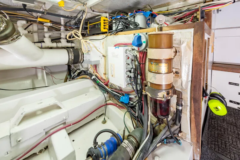 Carolina Girl Yacht Photos Pics 