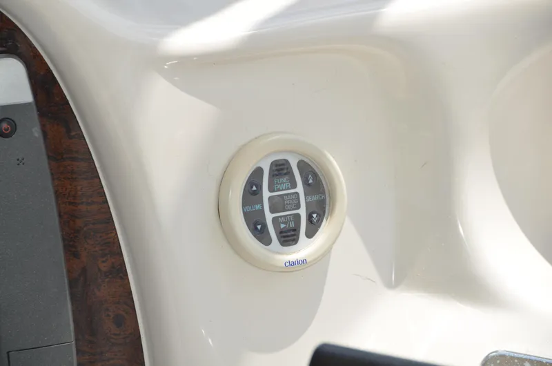 Don't Blink Yacht Photos Pics Control panel on a 2000 Sea Ray 400 Sedan Bridge boat dashboard.