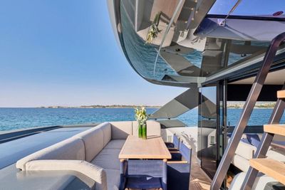 Yacht
