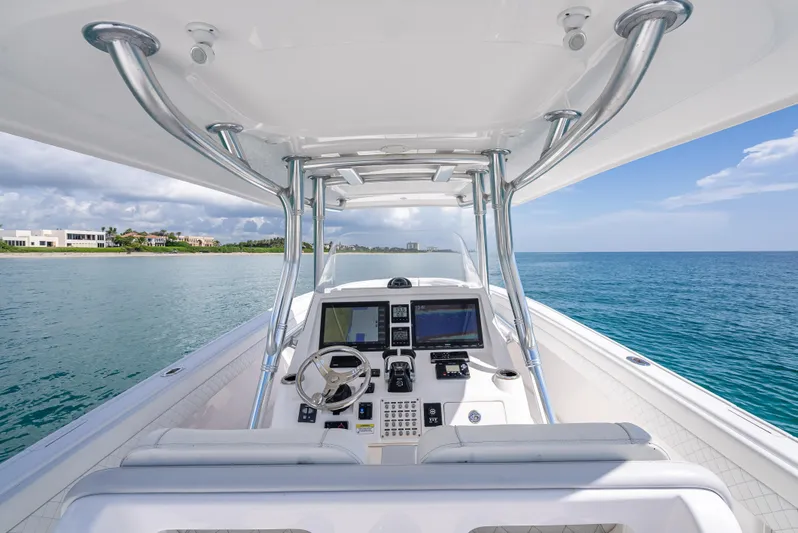  Yacht Photos Pics 2017 Intrepid 400 Center Console boat interior with ocean view.