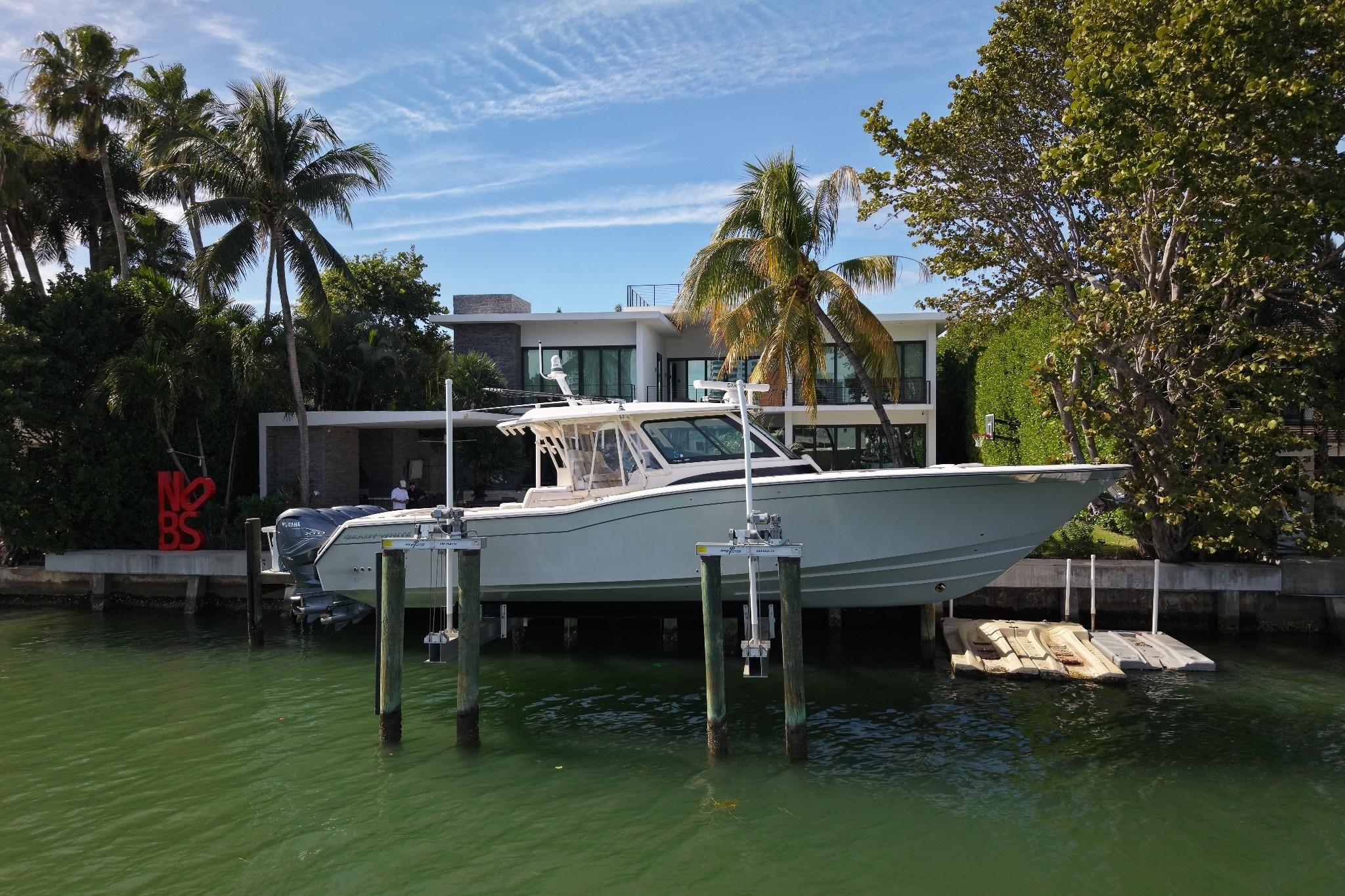 Grady-White Canyon 456