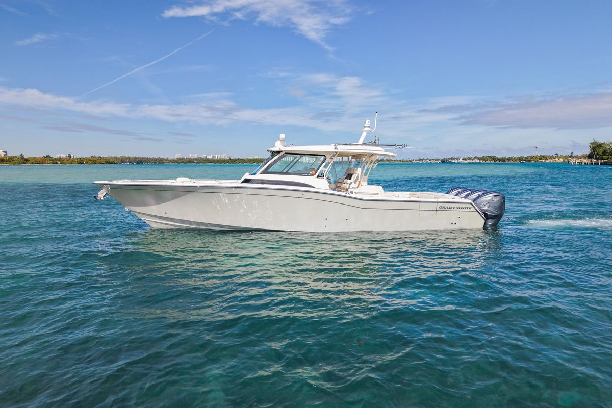 2022 Grady-White 45 