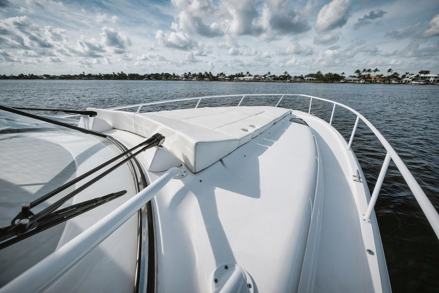 2018 Intrepid 475 Sport Yacht