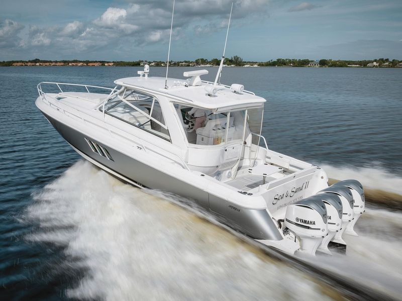 2018 Intrepid 475 Sport Yacht