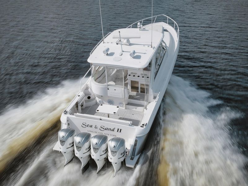 2018 Intrepid 475 Sport Yacht