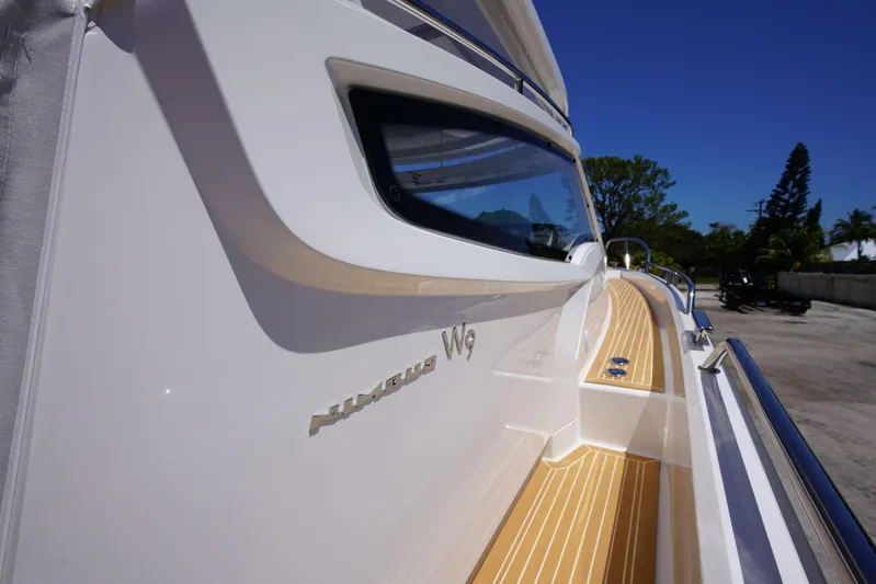 In-stock 2024 Nimbus W9 #288 Yacht Photos Pics Nimbus Weekender 9 #288