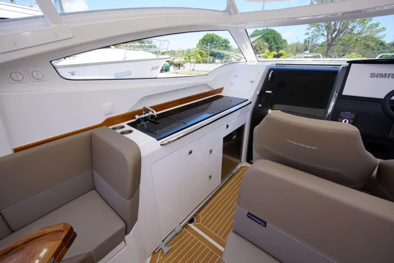 In-stock 2024 Nimbus W9 #288 Yacht Photos Pics Nimbus Weekender 9 #288