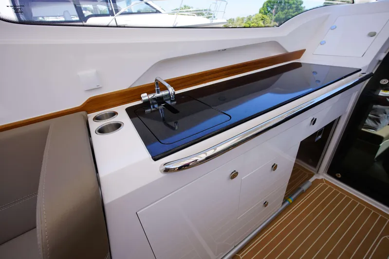 In-stock 2024 Nimbus W9 #288 Yacht Photos Pics Nimbus Weekender 9 #288