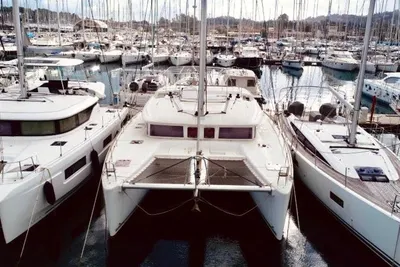 2011 Lagoon 450