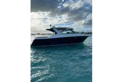 Tiara Yachts 3100 Coronet