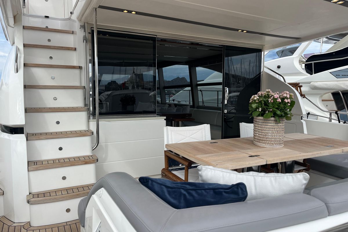 2016 Princess 68 