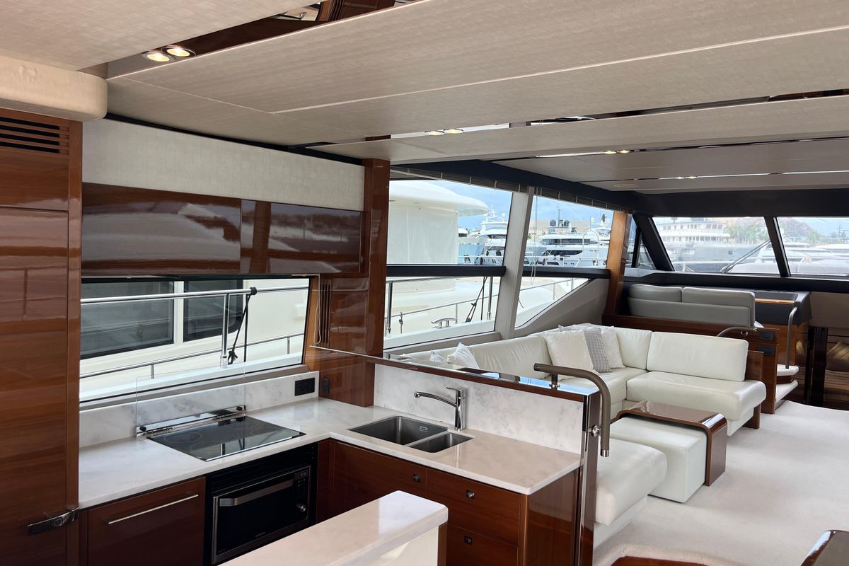 2016 Princess 68 