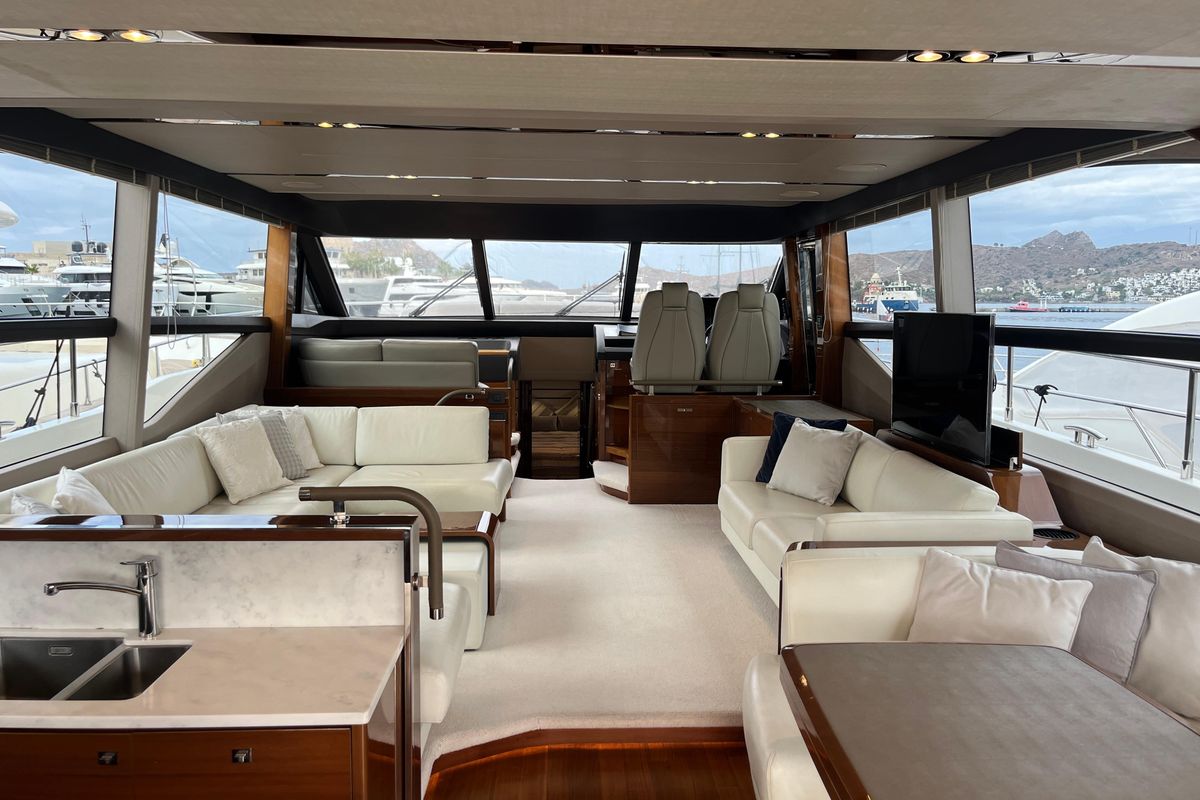 2016 Princess 68 