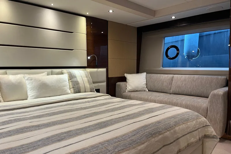  Yacht Photos Pics Owners Stateroom Sofa