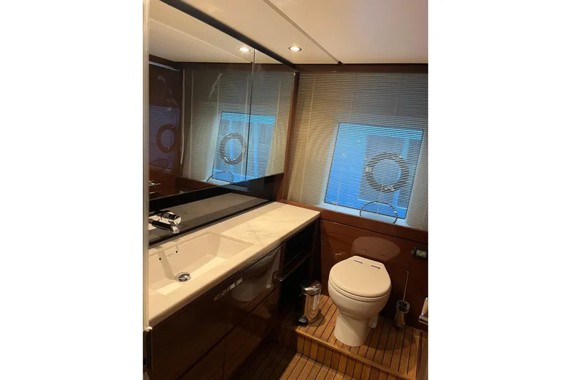  Yacht Photos Pics Owners Stateroom Head