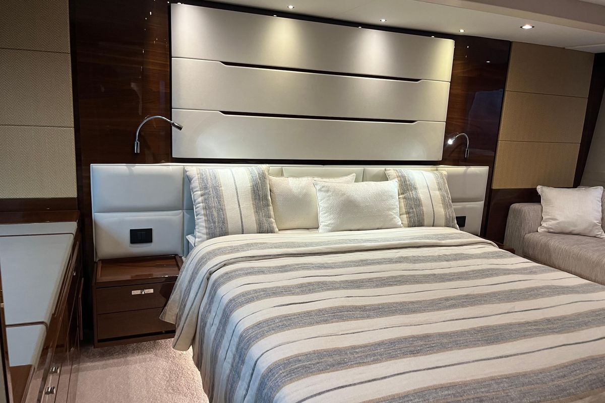 2016 Princess 68 