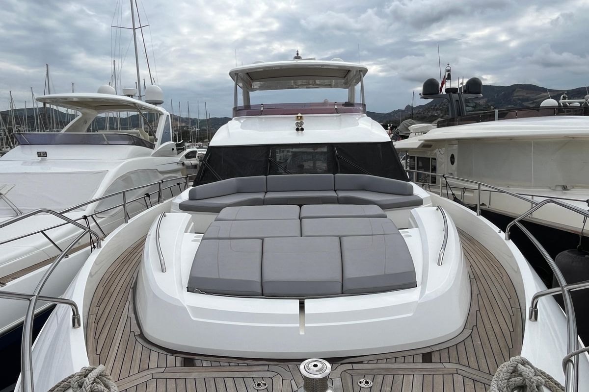 2016 Princess 68 