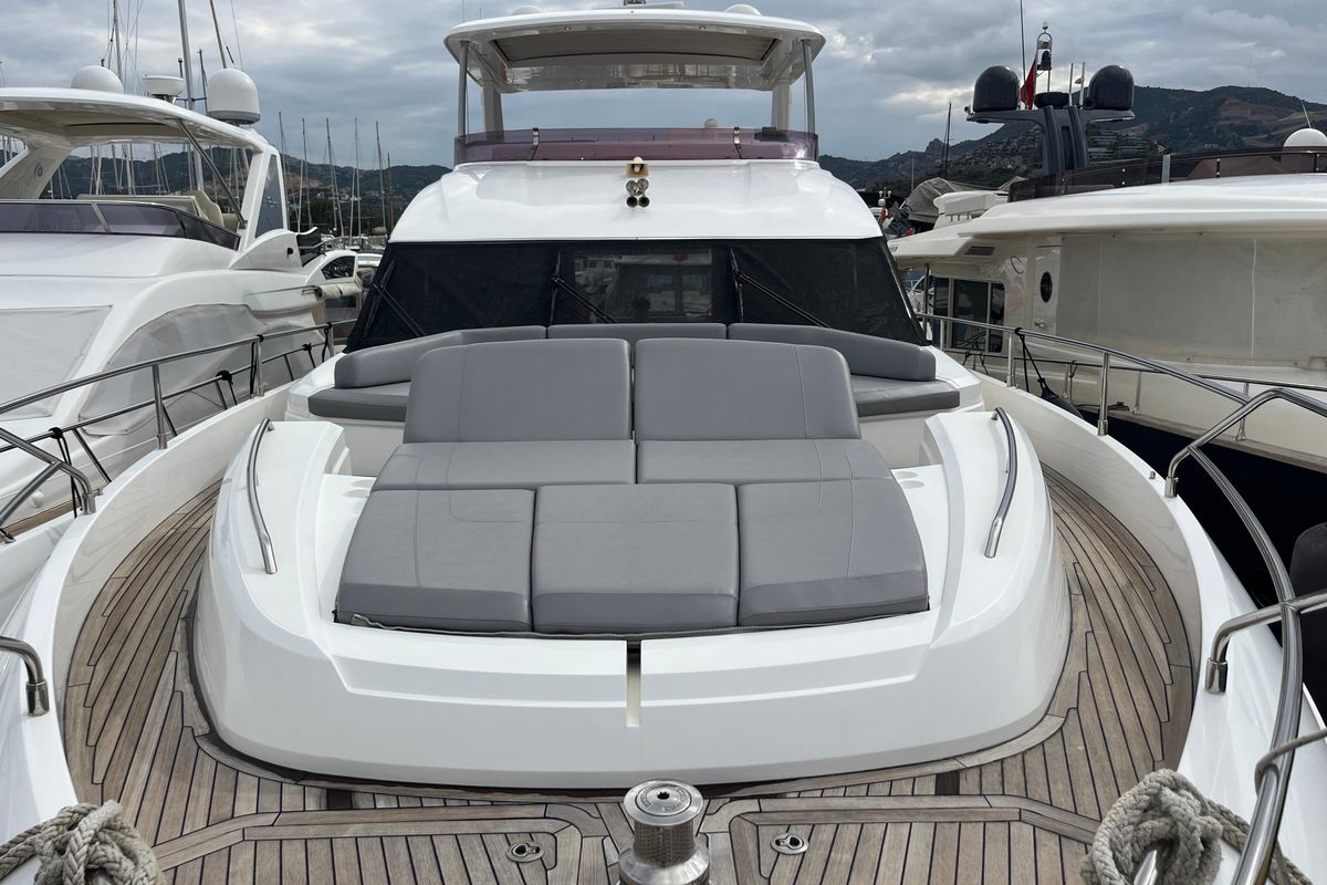 2016 Princess 68 