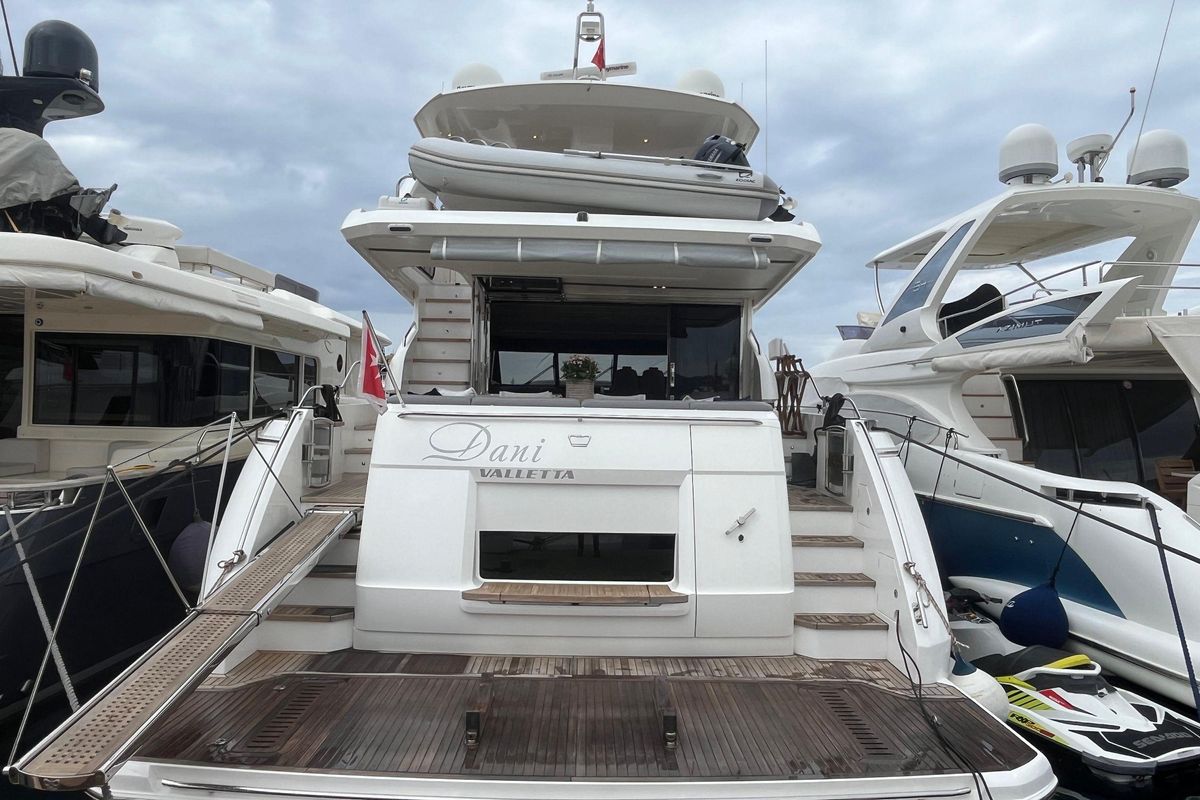 2016 Princess 68 