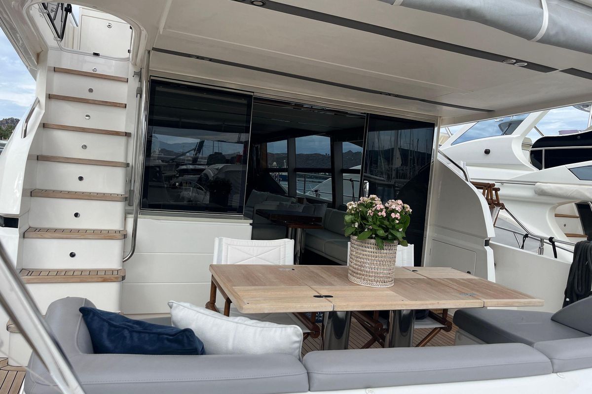 2016 Princess 68 