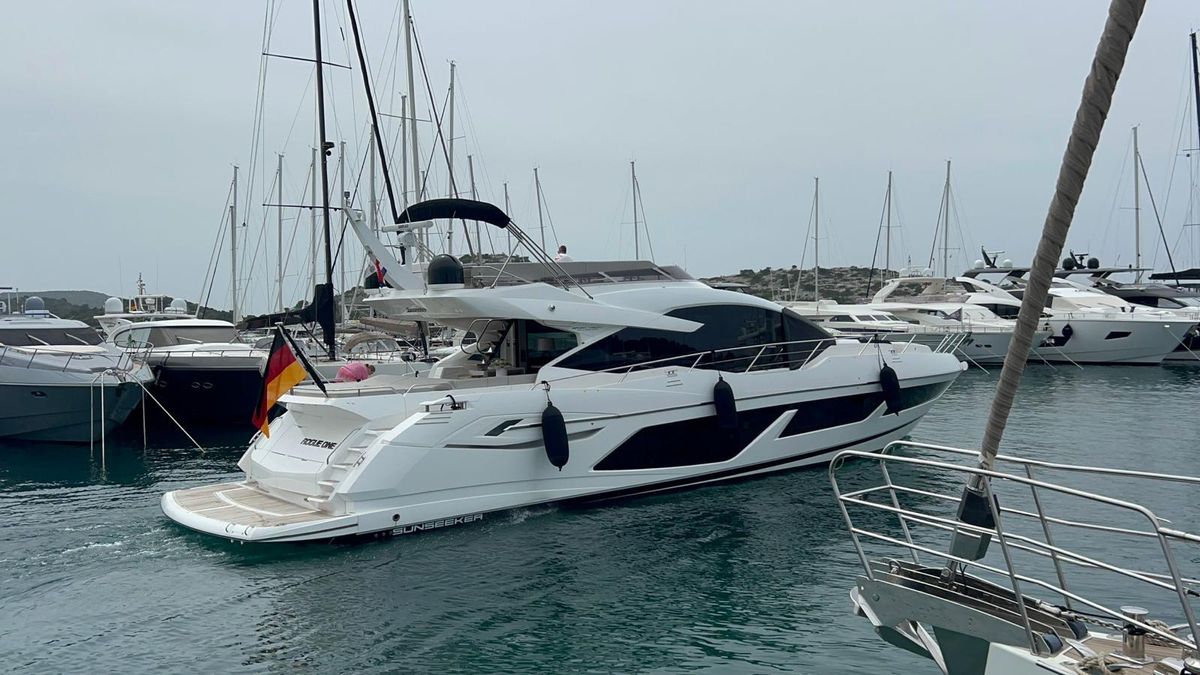 2019 Sunseeker 74 