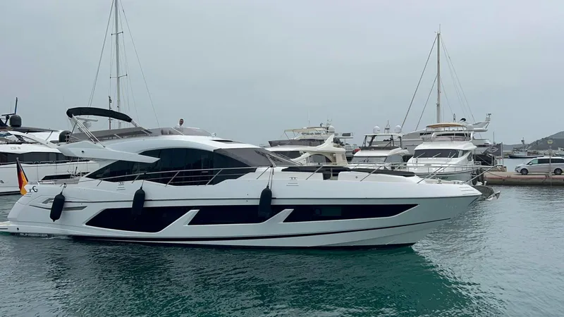 Rogue One Yacht Photos Pics 