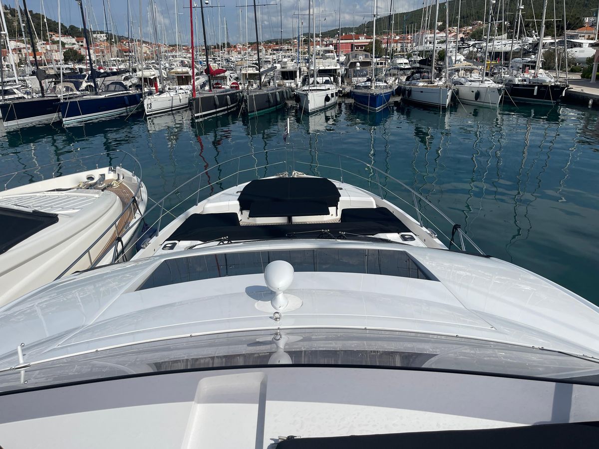 2019 Sunseeker 74 