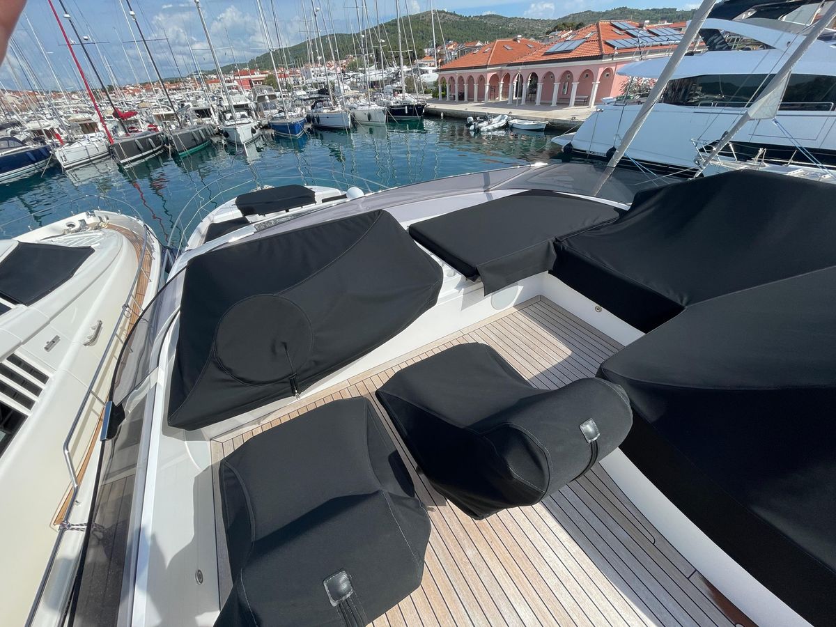 2019 Sunseeker 74 