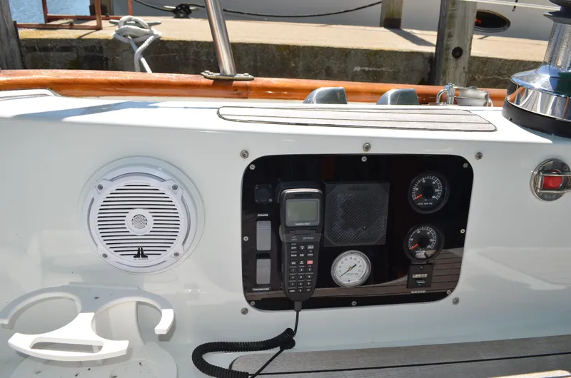 Fleur De Lys Yacht Photos Pics Control panel of 1986 Hans Christian Christina boat with gauges and radio.