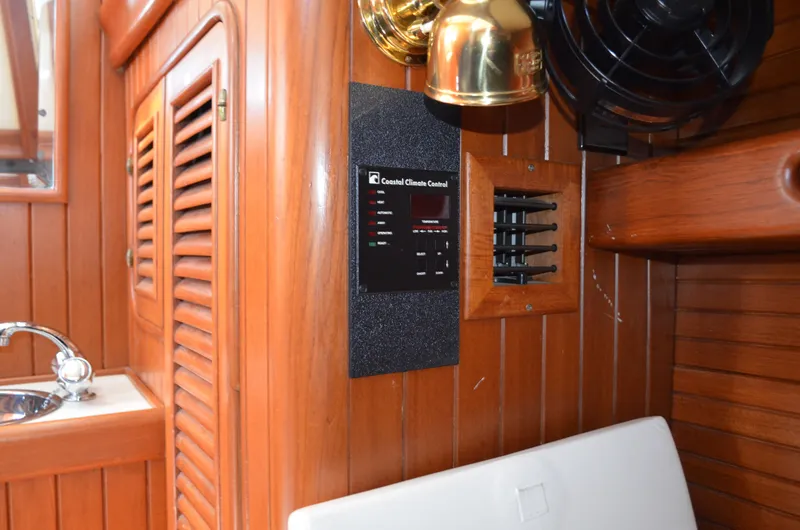 Fleur De Lys Yacht Photos Pics 