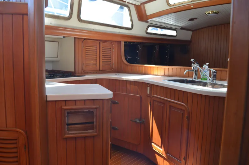 Fleur De Lys Yacht Photos Pics 