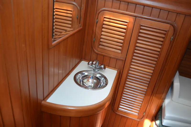 Fleur De Lys Yacht Photos Pics 