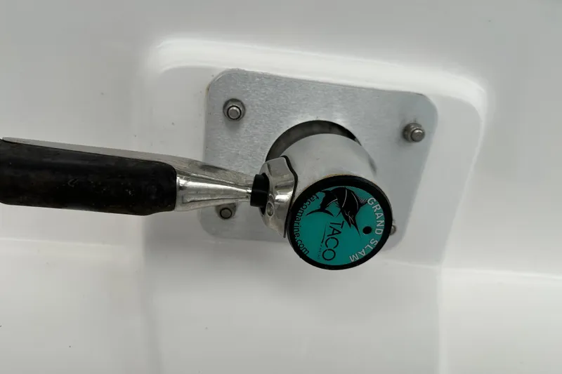  Yacht Photos Pics Boat handle mechanism on 2015 Everglades 295 Center Console, featuring Taco Grand Slam branding.