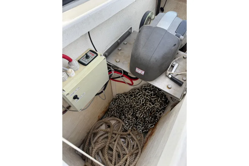 Manila Spirit Yacht Photos Pics Boat anchor winch system with chains and ropes, Dean 5000 model, 2012.