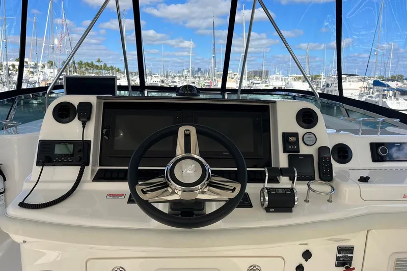 N/a Yacht Photos Pics Helm of 2006 Sea Ray 52 Sedan Bridge with modern navigation equipment.