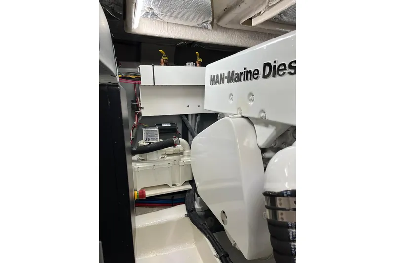 N/a Yacht Photos Pics Engine room of 2006 Sea Ray 52 Sedan Bridge with MAN Marine Diesel engine.