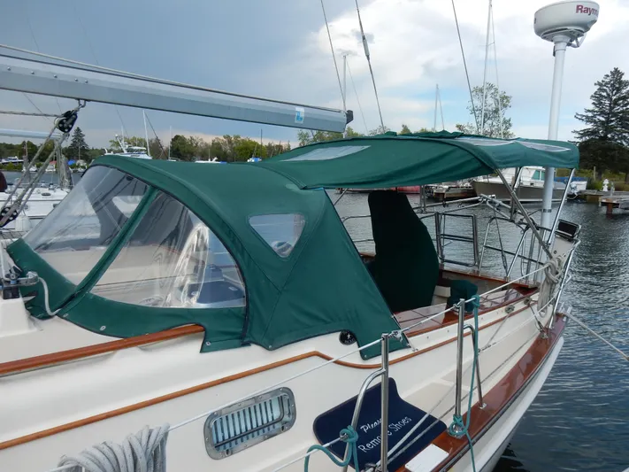 Tilikum III Yacht Photos Pics 