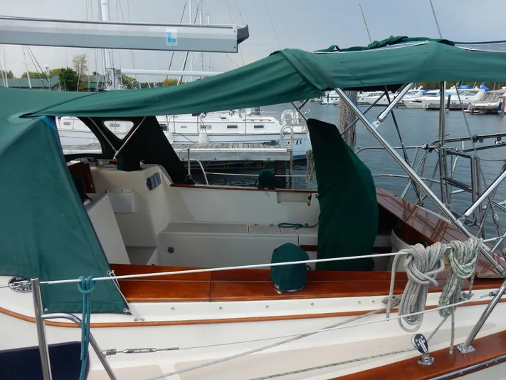 Tilikum III Yacht Photos Pics 