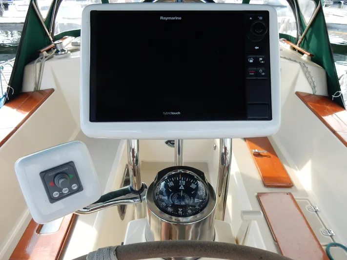 Tilikum III Yacht Photos Pics 