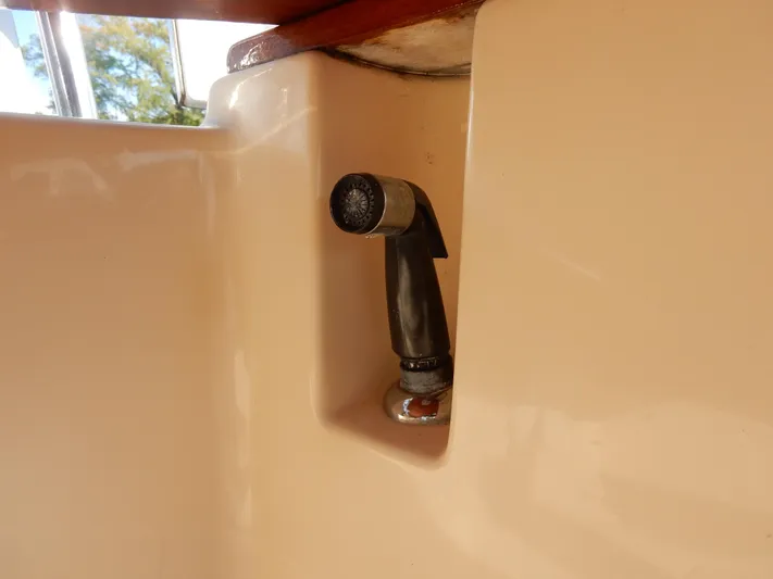 Tilikum III Yacht Photos Pics 