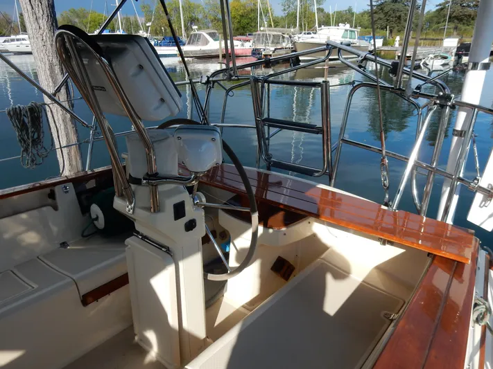 Tilikum III Yacht Photos Pics 