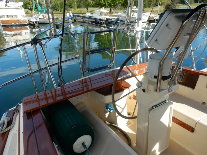 Tilikum III Yacht Photos Pics 