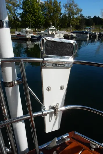 Tilikum III Yacht Photos Pics 