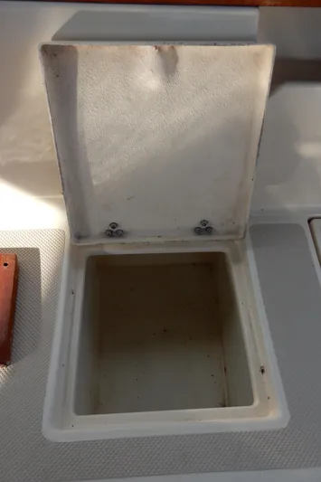 Tilikum III Yacht Photos Pics 