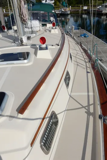 Tilikum III Yacht Photos Pics 