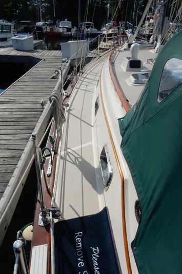 Tilikum III Yacht Photos Pics 