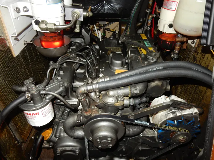 Tilikum III Yacht Photos Pics 