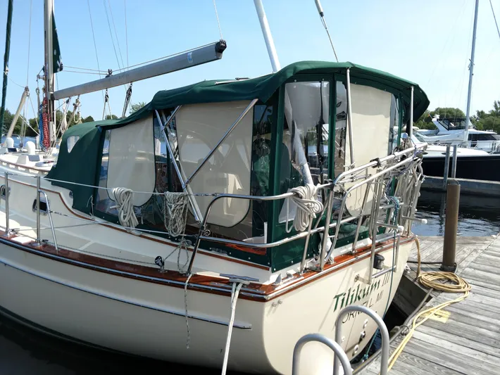 Tilikum III Yacht Photos Pics 