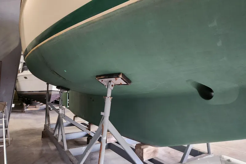 Tilikum III Yacht Photos Pics 