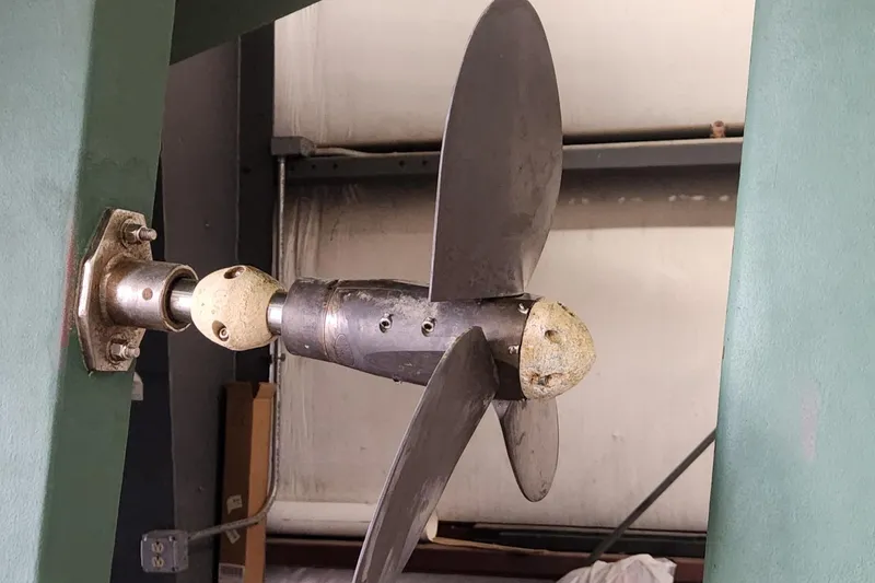 Tilikum III Yacht Photos Pics 